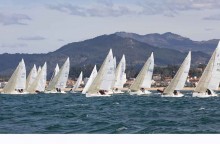 Hasta 23 monotipos J/80 de la flota local de Baiona compiten en la Liga de Invie