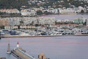 Las emblrmáticas instalaciones de Marina Botafoc, en funcionamiento desde los añ