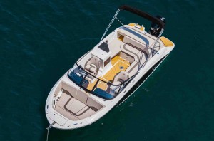 Una estética elegante y conservadora se combina con una agradable funcionalidad de uso en las nuevas Bayliner V22. Una estética elegante y conservadora se combina con una agradable funcionalidad