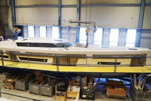 Pequeño en tamaño, pero con una excelente relación calidad/precio en su gama de veleros, el cierre del astillero Elan Yachts esperemos que sea una vicisitud temporal. Pequeño en tamaño, pero con una excelente relación calidad/precio en su gama de