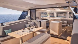 La cocina se complementa con un mueble 'isla' que facilita la circulación entre 