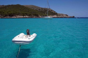 Mar Abierto Solo las pequeñas neumáticas y las motos de agua presentan números p