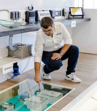 Técnicos de cada marca explicaban detalles de las principales novedades visualiz