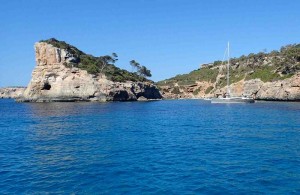 Es Caló de's Moro solo permite la entrada de embarcaciones de pequeña eslora