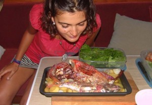 Pescados, carnes, antrantes y guisos pueden degustare a bordo sin complicaciones