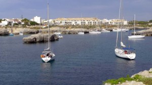 Fondeados junto al islote de La Galera, frente a la cala Degollador