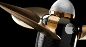 Nucleo en composite y tres palas plegables de cobre en la nueva hélice de la gama Flexofold, presentada en el Boot de Dusseldorf 2024. Nucleo en composite y tres palas plegables de cobre en la nueva hélice de la gam