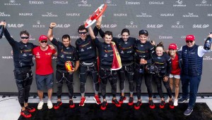 Primera subida de la temporada a lo alto del podio para la tripulación española 