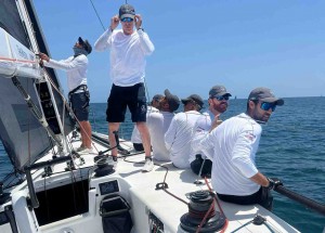 Mar Abierto Varador Sailing Team dispone de un barco y una tripulación de probad