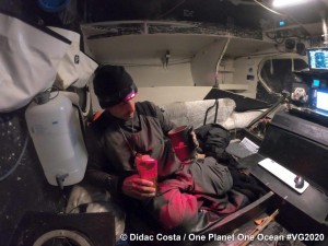 Mar Abierto - Momento de relax para Didac Costa en su 'One Planet One Ocean'. Si